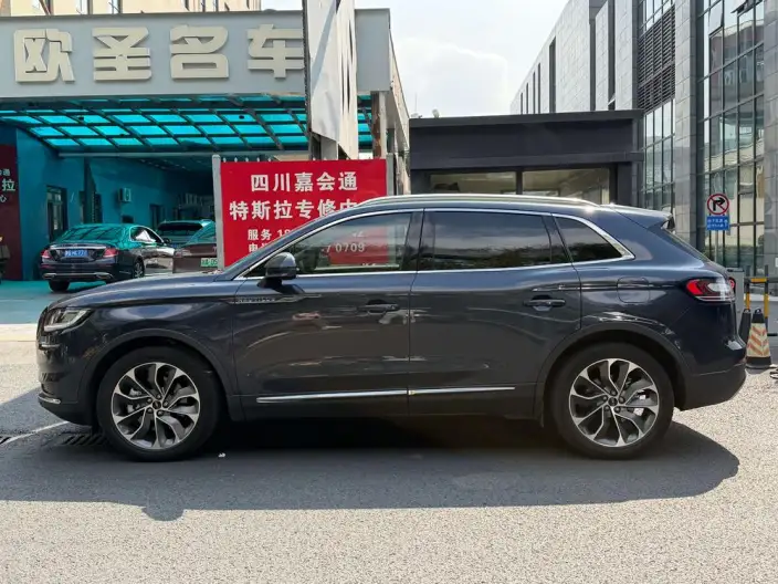 Nautilus 2021 Model 2.0T 4WD Exclusive Edition