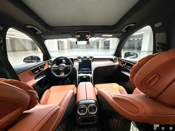 Mercedes-Benz GLC 2024 Model GLC 300 L 4MATIC Dynamic Model 5 seat – фото 7