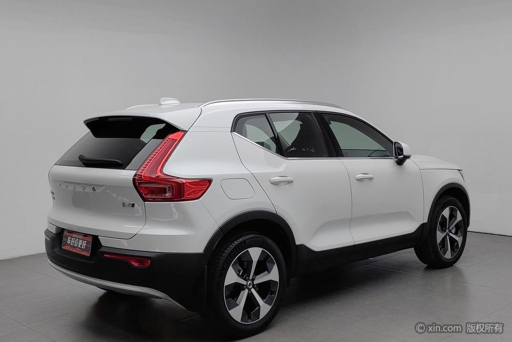 Volvo XC40 2025 Model B4 All-Wheel Drive Smart Long-Range Luxury Edition – фото 4