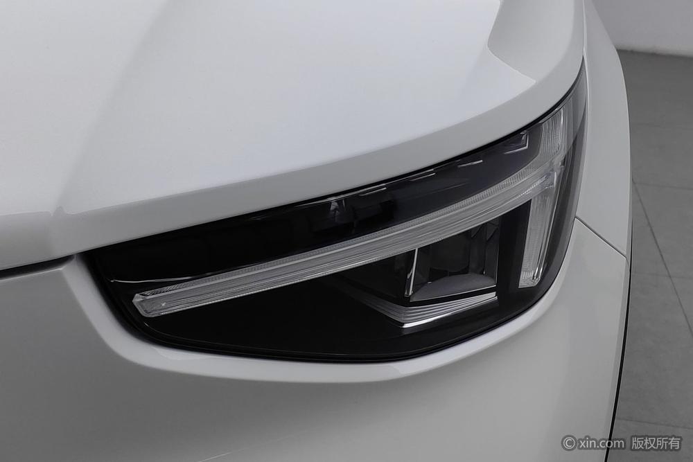 Volvo XC40 2025 Model B4 All-Wheel Drive Smart Long-Range Luxury Edition – фото 7