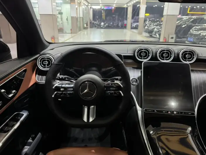 Mercedes-Benz GLC 2023 Model GLC 300 L 4MATIC Dynamic Model 5 seat – фото 7