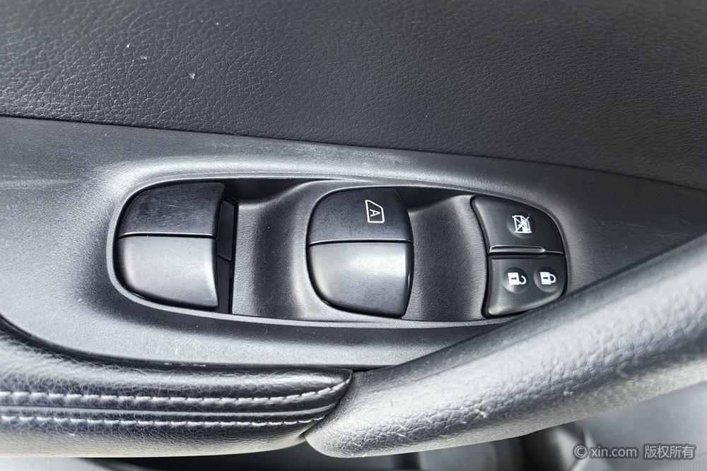 Nissan X-Trail 2014 2.5L CVT Luxury 4WD – фото 22