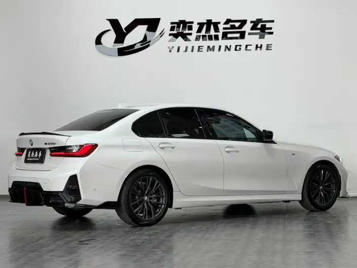 BMW 3 Series 2023 Model 325i M Sports Night Set – фото 6