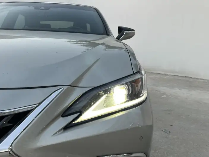 Lexus ES 2022 Model 300h Superior Edition – фото 7