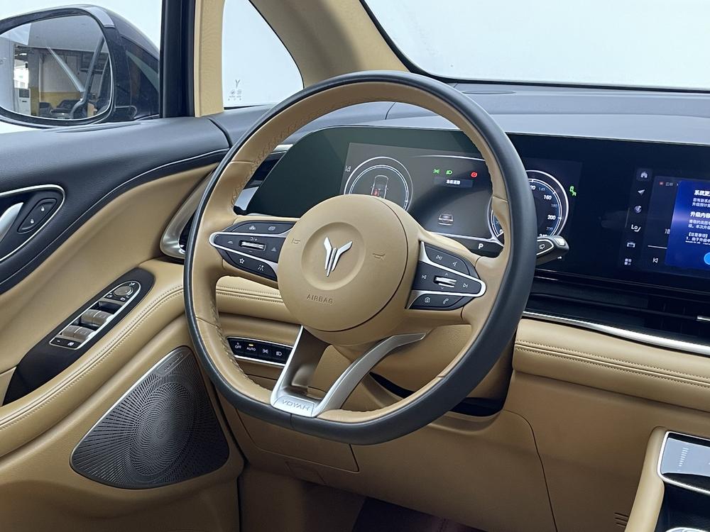VOYAH Dreamer PHEV 2022 Low-Carbon Dream – фото 16