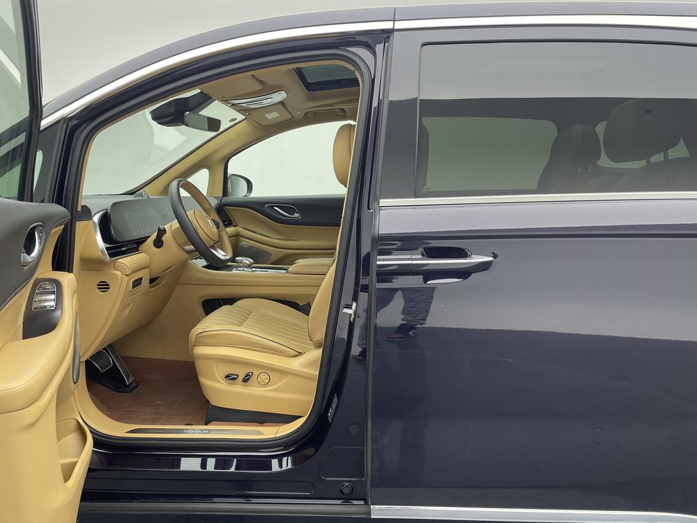 VOYAH Dreamer PHEV 2022 Low-Carbon Dream – фото 17