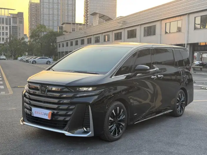 Vellfire 2023 Model Toyota Crown 2.5L Intelligent Hybrid 4WD Supreme Edition – фото 1