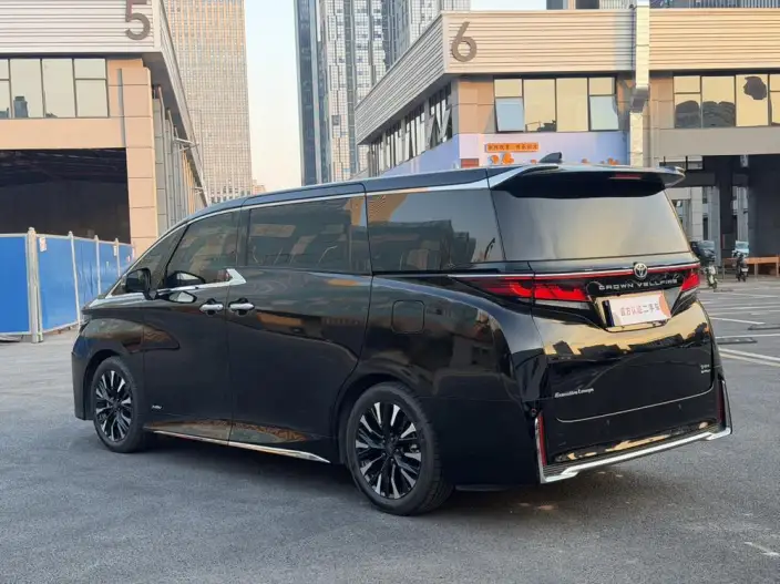 Vellfire 2023 Model Toyota Crown 2.5L Intelligent Hybrid 4WD Supreme Edition – фото 4