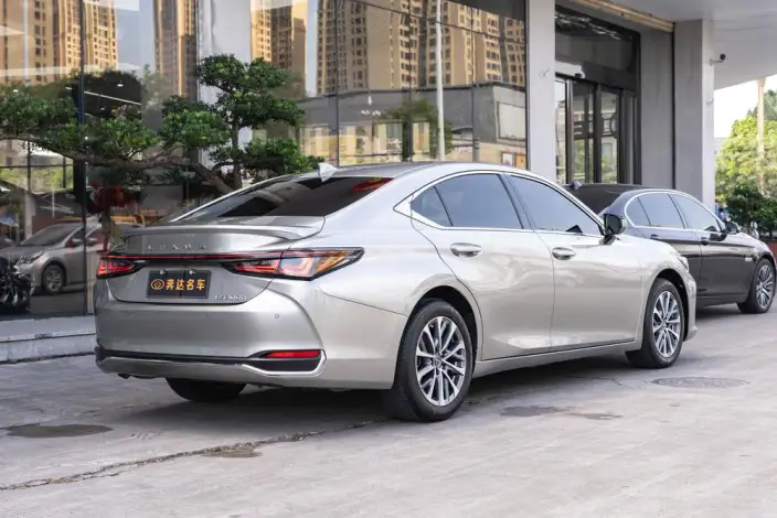 Lexus ES 2025 Model 300h Premium – фото 5