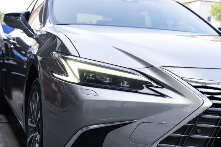 Lexus ES 2025 Model 300h Premium – фото 6
