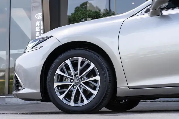 Lexus ES 2025 Model 300h Premium – фото 8