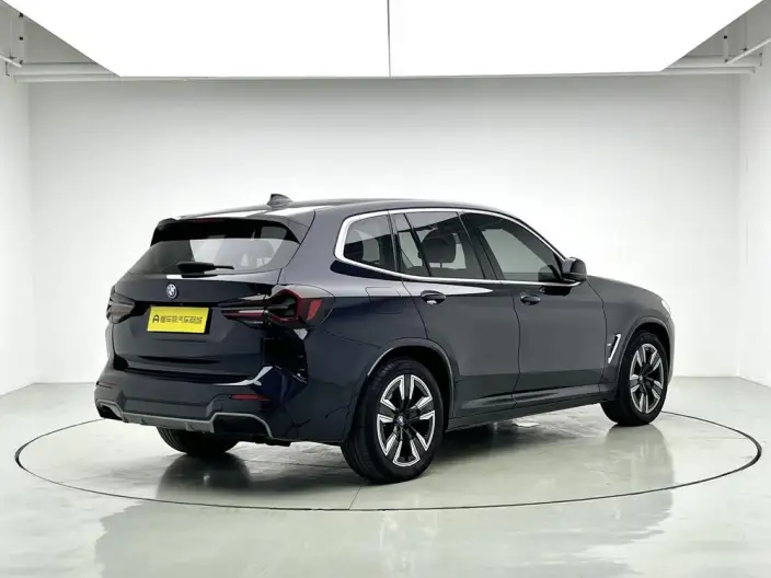 BMW iX3 2024 Model Leading Model – фото 7