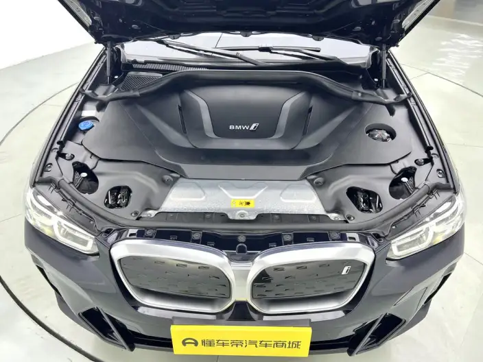 BMW iX3 2024 Model Leading Model – фото 10