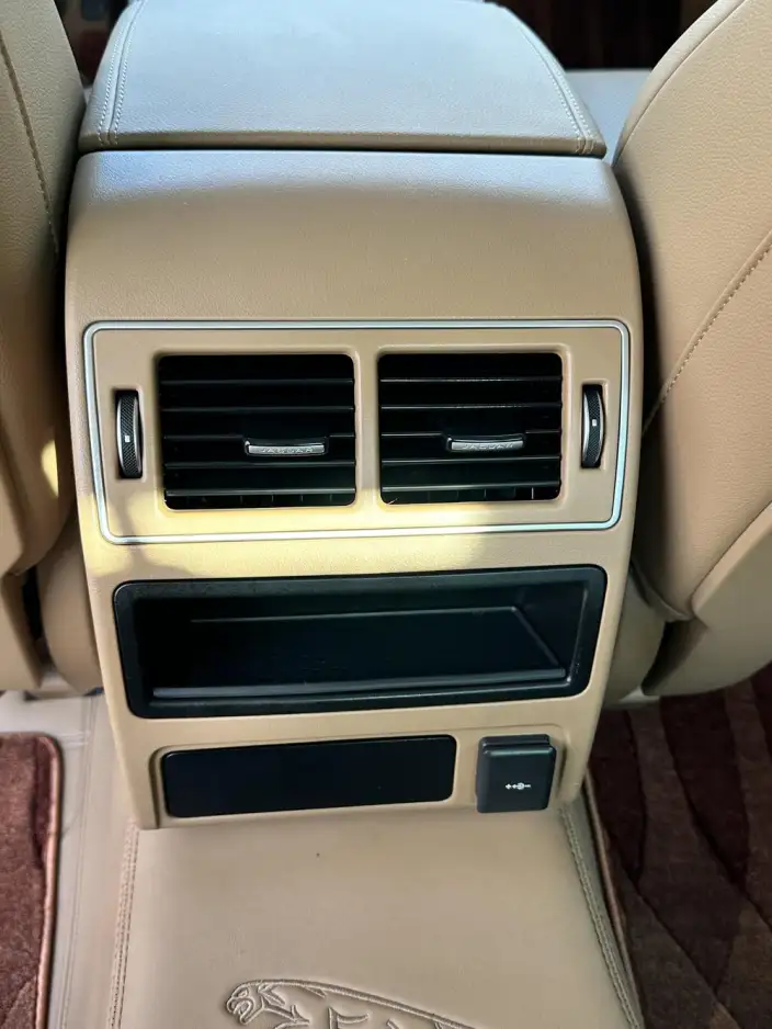 Jaguar XFL 2022 Model 2.0T P250 2WD Exclusive Deluxe Edition – фото 9