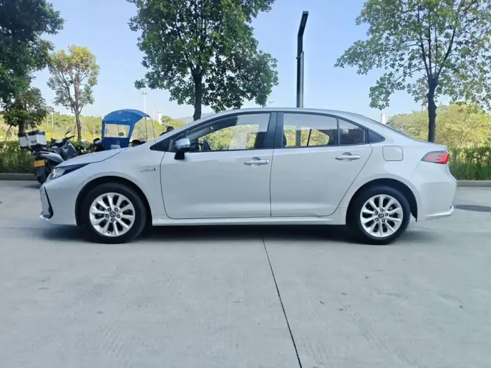 Toyota Corolla 2021 Model Hybrid 1.8L E-CVT Elite Edition – фото 3