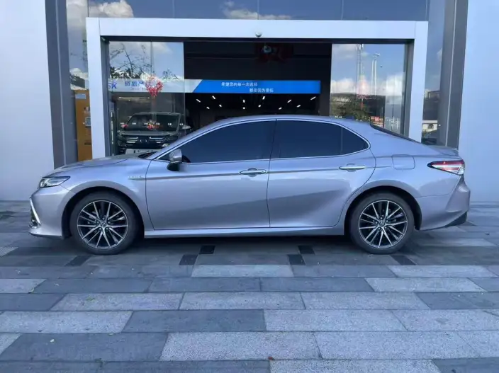 Toyota Camry 2021 Model Hybrid 2.5HG Deluxe Edition – фото 3