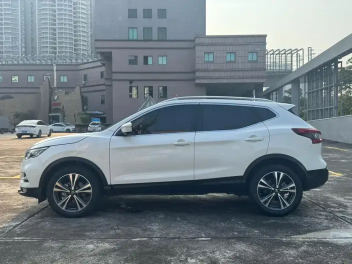 Nissan Qashqai 2022 Model 2.0L XV Prem. Deluxe Edition