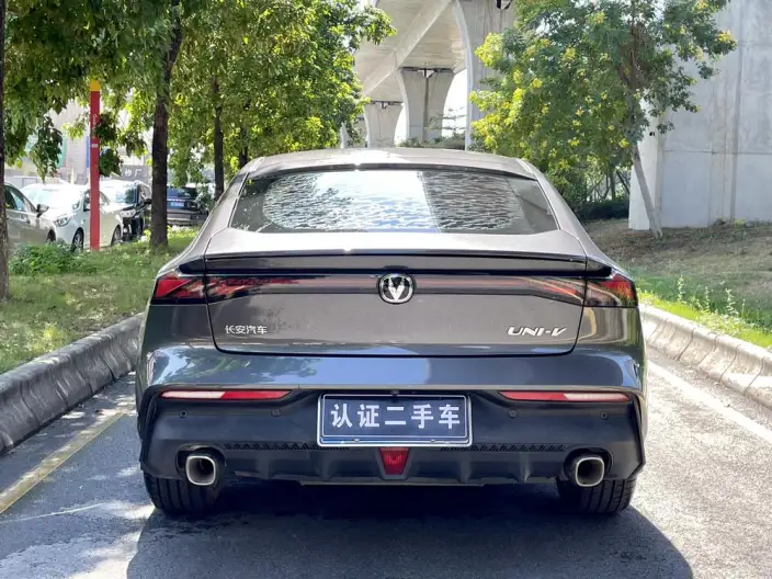Changan UNI-V 2023 Model 1.5T Exclusive Model – фото 5