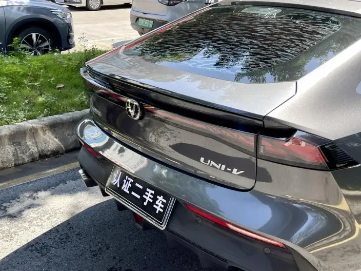 Changan UNI-V 2023 Model 1.5T Exclusive Model – фото 9