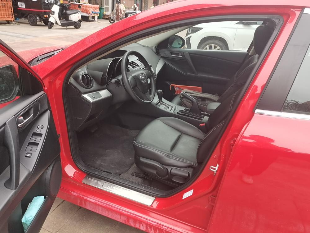 Mazda3 Xingcheng 2012 Hatchback 1.6L Automatic Elite – фото 10