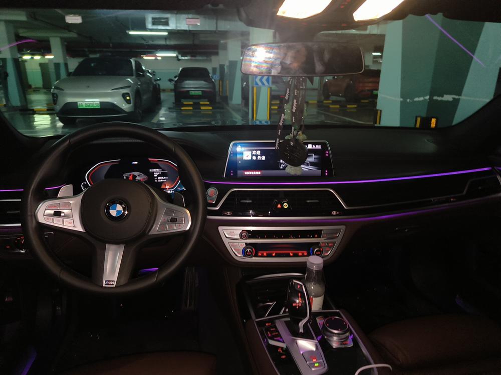 BMW 7 Series Модель 2019 года 740Li Leading M Sports Set – фото 5