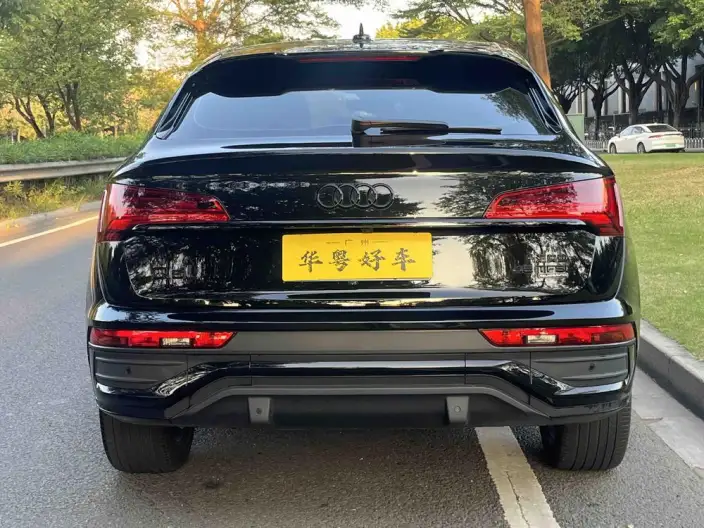 Audi Q5L Sportback 2024 Model 45 TFSI Luxury Model – фото 5
