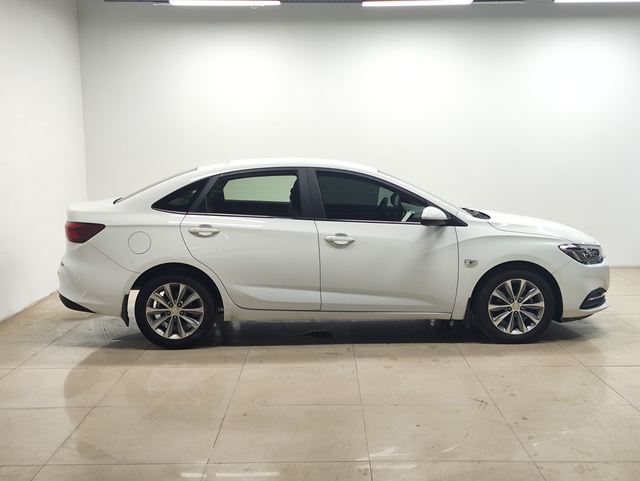 Chevrolet Corolla Модель 2020 года 320 автоматическое Yuexiang Edition – фото 8