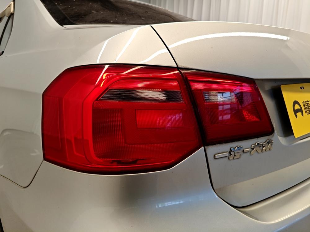 Volkswagen Jetta 2013 1.6L Manual Comfort – фото 13