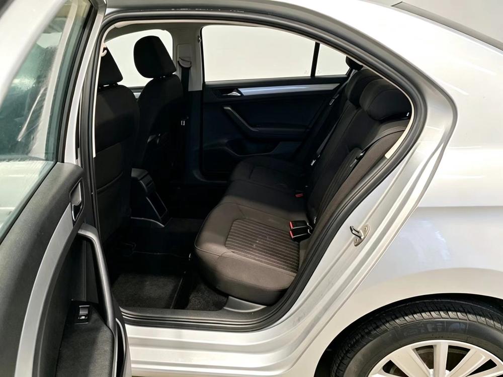 Volkswagen Jetta 2013 1.6L Manual Comfort – фото 18