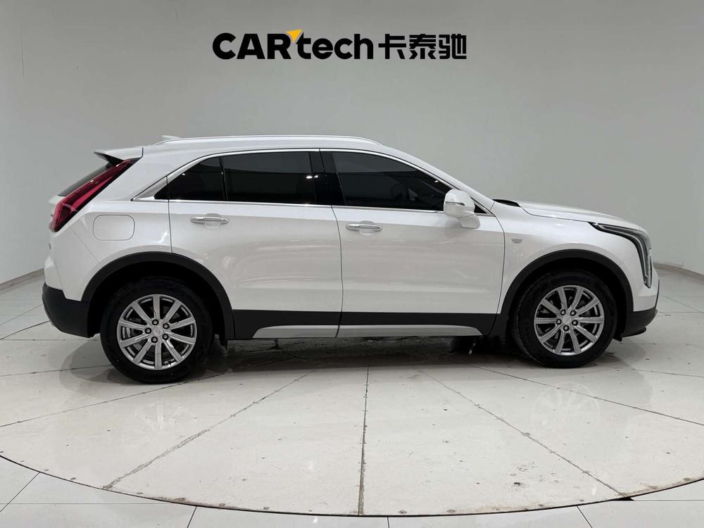 Cadillac XT4 2023 28T 2WD Premium – фото 8