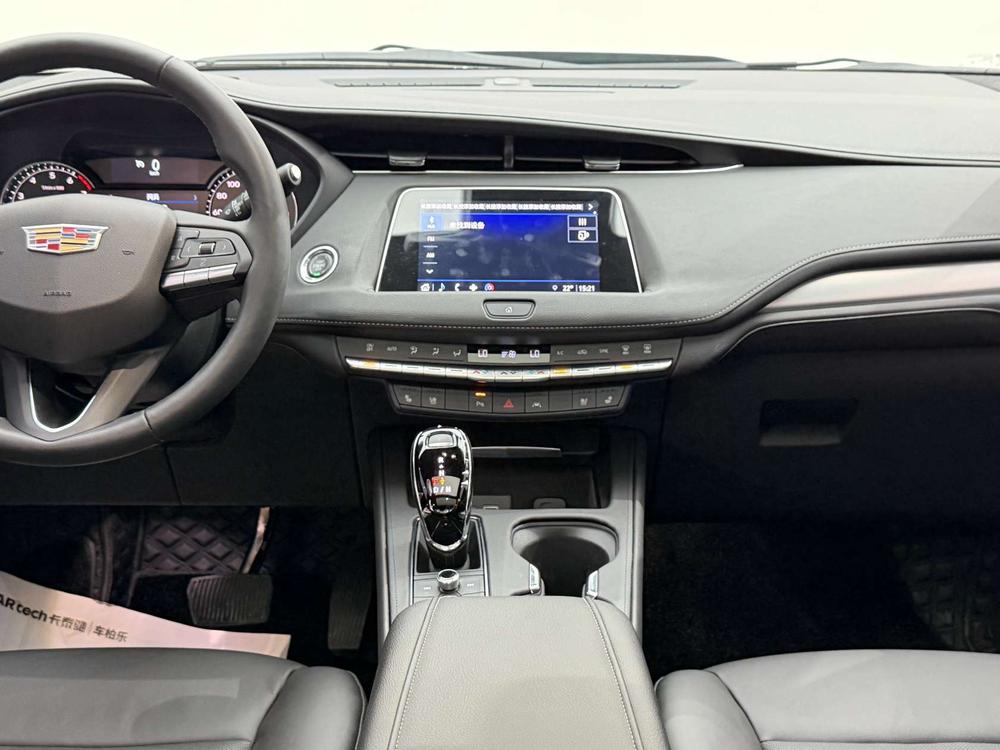 Cadillac XT4 2023 28T 2WD Premium – фото 15