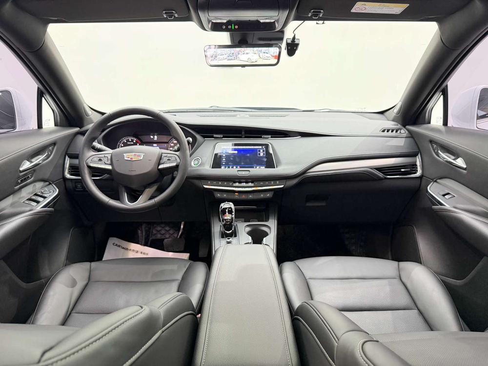 Cadillac XT4 2023 28T 2WD Premium – фото 17