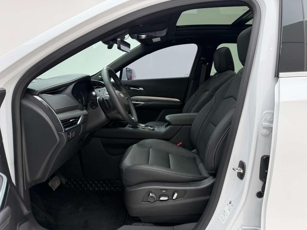 Cadillac XT4 2023 28T 2WD Premium – фото 22