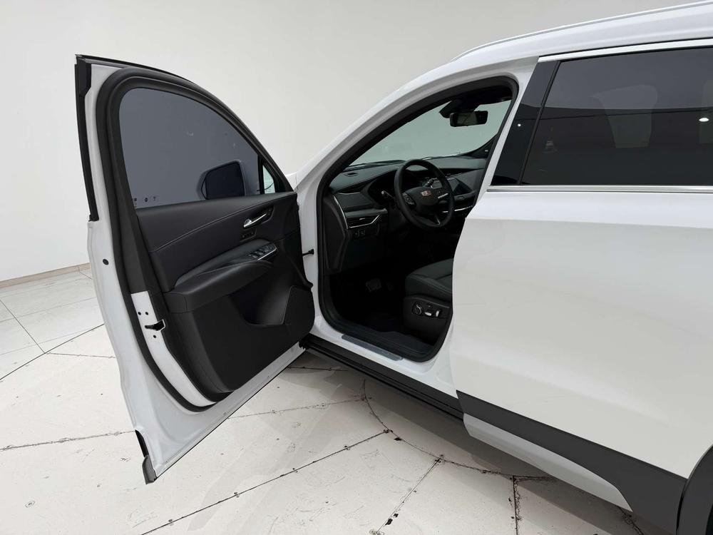Cadillac XT4 2023 28T 2WD Premium – фото 25