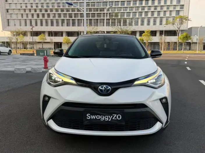 Toyota C-HR 2021 Model Hybrid 2.0L E-CVT Premium Edition