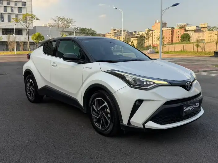 Toyota C-HR 2021 Model Hybrid 2.0L E-CVT Premium Edition