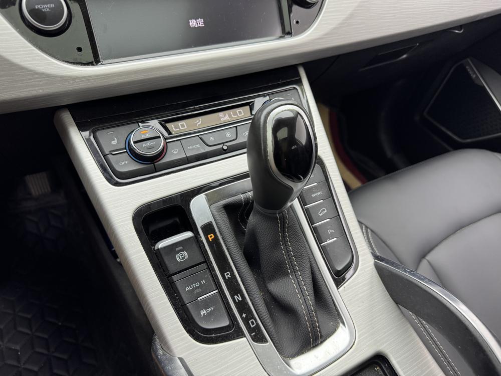 Geely Boyue 2018 1.8TD Automatic 2WD Smart Connect 4G – фото 18