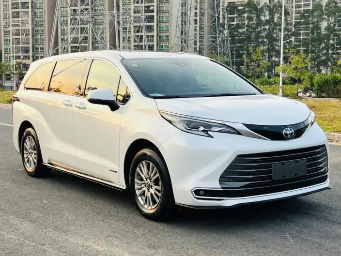 Toyota Sienna 2021 Model 2.5L Hybrid Premium Edition