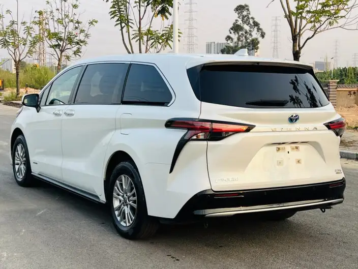 Toyota Sienna 2021 Model 2.5L Hybrid Premium Edition – фото 5