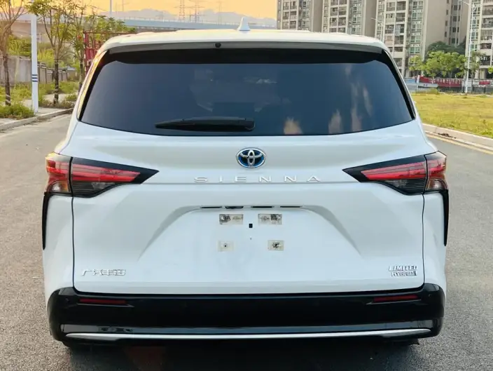 Toyota Sienna 2021 Model 2.5L Hybrid Premium Edition – фото 6