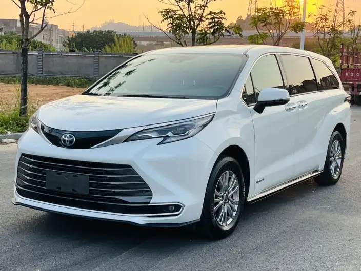 Toyota Sienna 2021 Model 2.5L Hybrid Premium Edition – фото 9