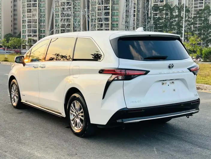 Toyota Sienna 2021 Model 2.5L Hybrid Premium Edition – фото 10