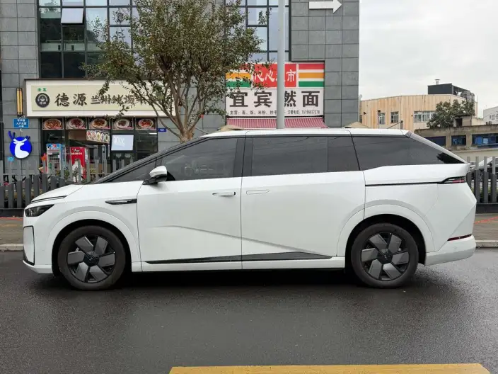 XPeng X9 2026 Model EV 665 Max