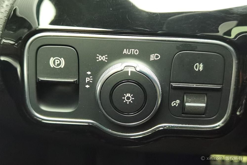 Mercedes-Benz A-Class AMG Модель 2019 года AMG A 35 L 4MATIC – фото 16