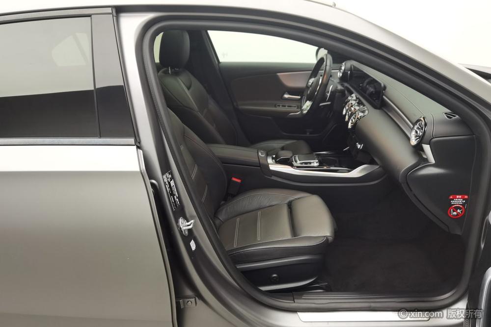 Mercedes-Benz A-Class AMG Модель 2019 года AMG A 35 L 4MATIC – фото 19