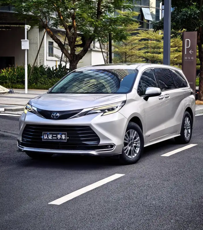 Toyota Sienna 2021 Model 2.5L Hybrid Comfort Edition