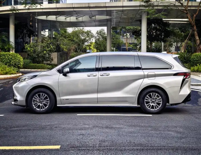 Toyota Sienna 2021 Model 2.5L Hybrid Comfort Edition