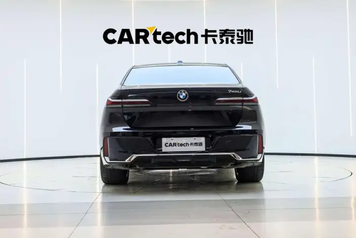 BMW 7 Series 2023 Model 735Li M Sports Set – фото 6