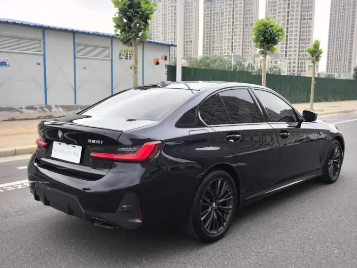 BMW 3 Series 2023 Model 325i M Sports Night Set – фото 6
