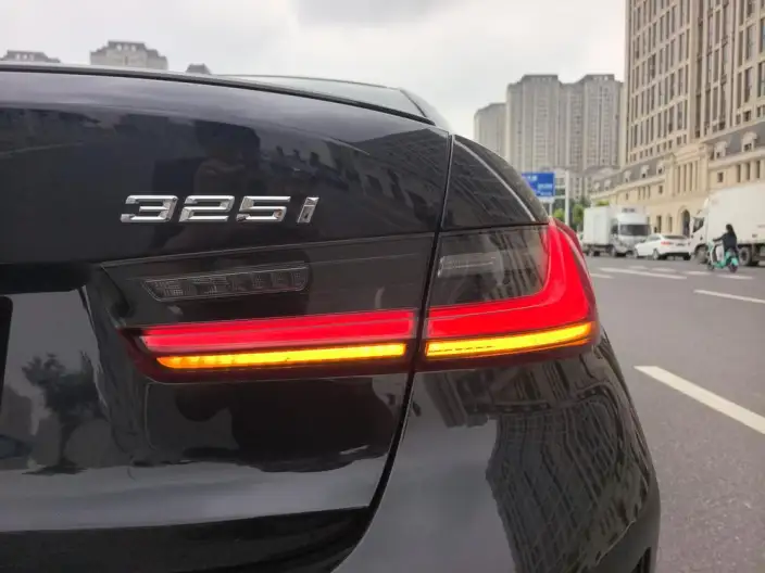 BMW 3 Series 2023 Model 325i M Sports Night Set – фото 9